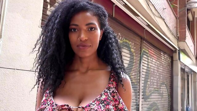 Грудастая бразильянка-чернокожая Tina Fire уговорила на кастинг в видео от первого лица