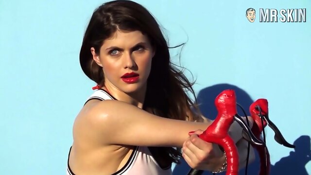 Sexy bikini scene with Hollywoods sexiest babe Alexandra Daddario