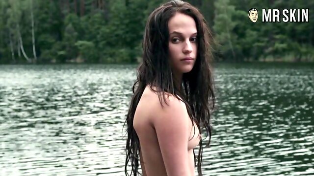 New Hollywoods starlet Alicia Vikander standing naked showing her nice tits