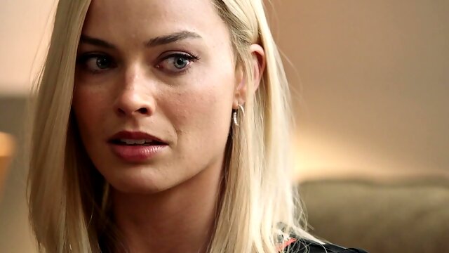 Eye catching Margot Robbie flashes so much flesh in a hot erotic scene