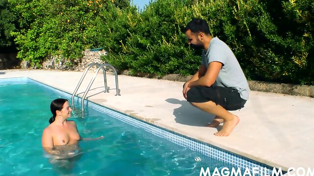 Juicy babe enjoying some hot daytime sex by the pool