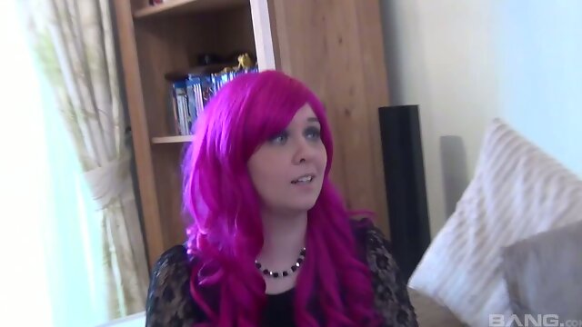 Lacey Starr is one sexy BBW and her sensual cleavage is so hypnotic