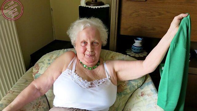 OmaGeiL - Naked Granny Video Compilation Porn