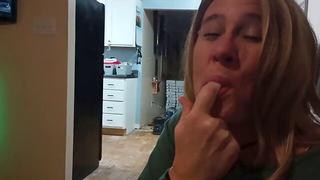 Wife Cum Eating