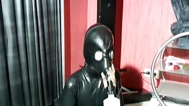 BDSM Hardcore lack of oxygen with the gas mask