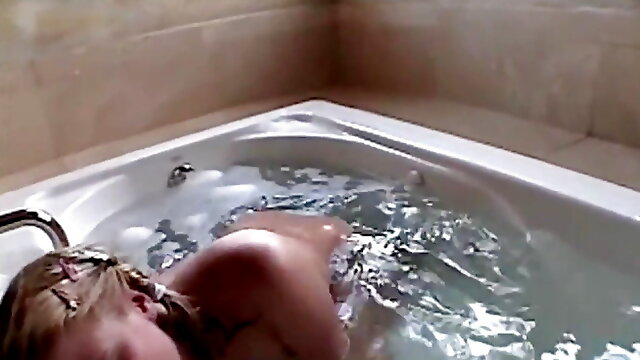 Bathing Small Solo