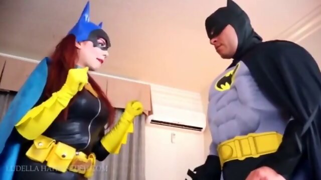 Batman vs harley quinn dressed as batgirl