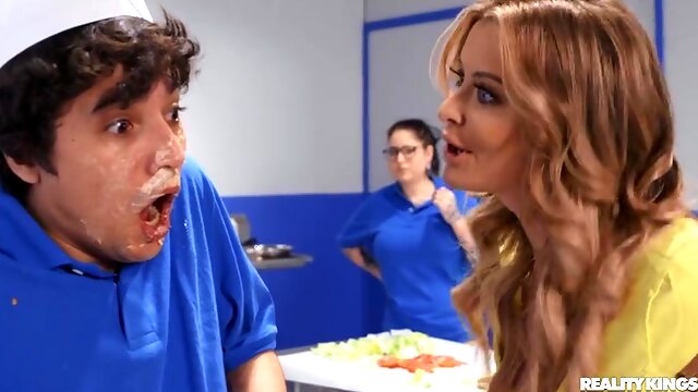 Small Fry - angree mom Linzee Ryder punishes fast food worker with a pair of massive fake tits