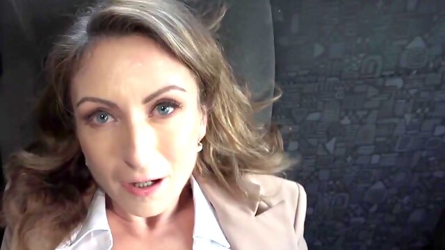 Piacevole cougar Julia North eccitante video di sesso