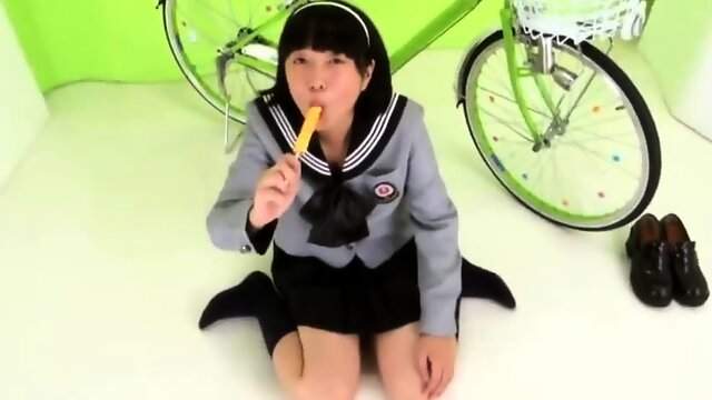 Japanese babe in schoolgirl uniform masturbates