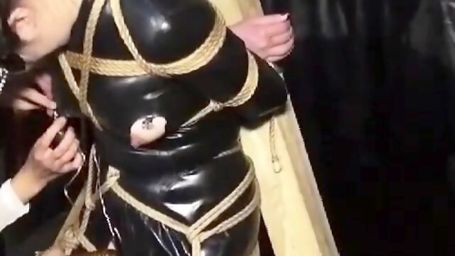 Electro bdsm slave and fetish latex big titted domina