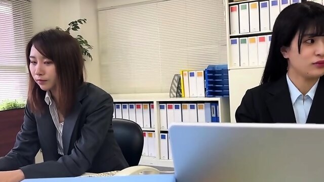 Amateur asian enjoys hardcore fuck in france