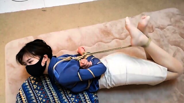 Chinese bondage - OL hogtied