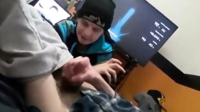 Young 19yo buddy sucking me off again