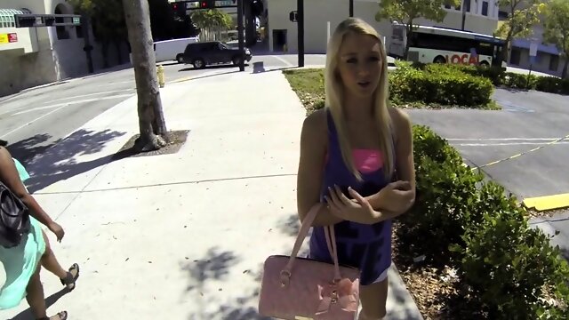 Stunning brunette slut Ananta Shakti bangs well