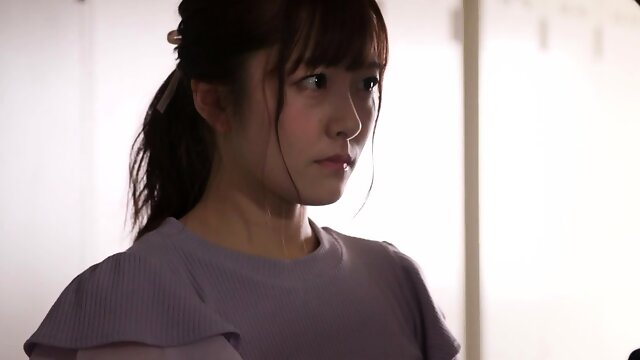 Amateur Milf in a FMM threesome with cumshot