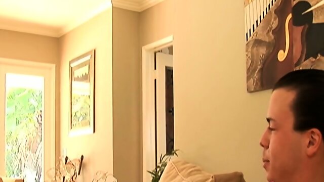 Nipple pierced MILF Taylor Ash