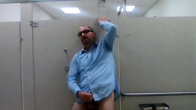 Gay Wichsen Solo Öffentlich