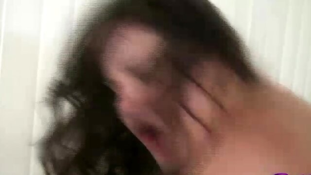 We have the plumper babe Joslyn Underwood on this feat we