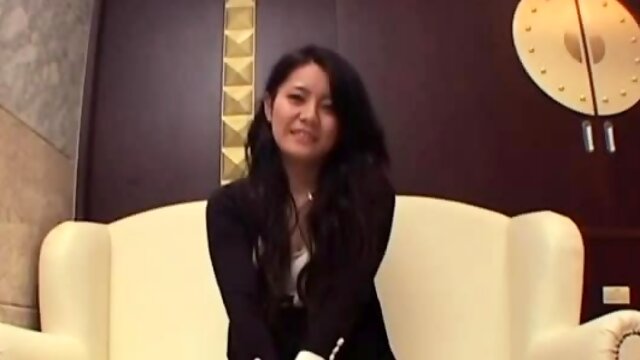 Amateur Asian MILF Lucky Masturbating Hairy Twat