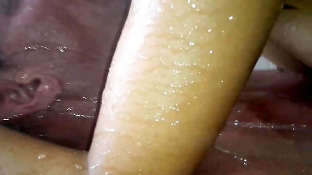 Taking Turns with Two Latinas