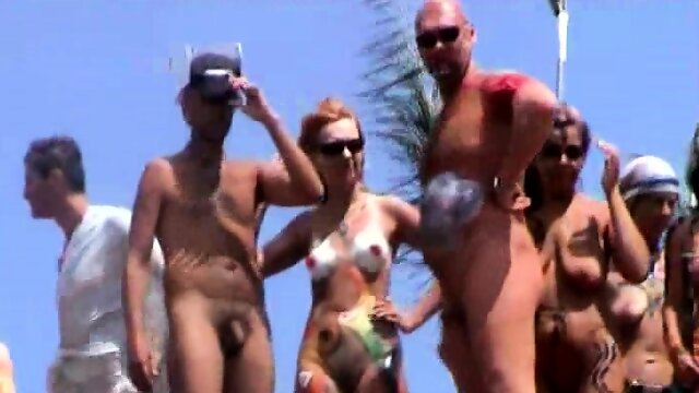 Amateur Public Beach Sex And Frigging Fun