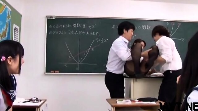 Jungendliche Gangbang, Japanese Teacher Gangbang, Lehrer
