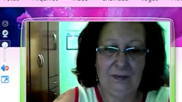 Brazilian Mature on webcam