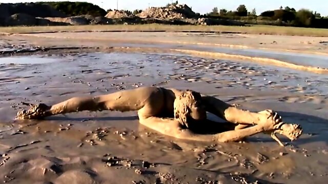 Versatile blond going in mud