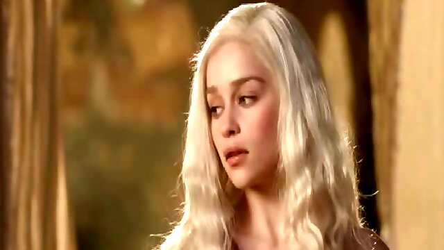 Emilia Clarke - Game Of Thrones