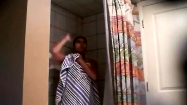 Mexican sister 19 spied in the shower