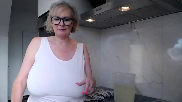 Amateur Horny Blonde Masturbates with Beer More webcamgirls
