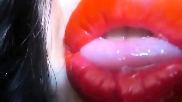 Roter Lippenstift-Schwäche