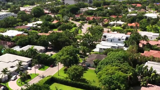 Willow Ryder fucks her friend with her horny stepmom