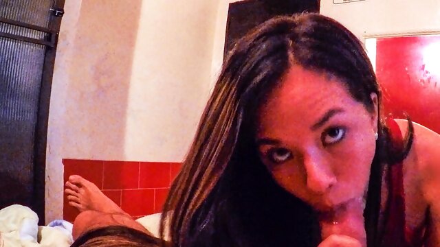 Young Colombian Waitress Sloppy Blowjob