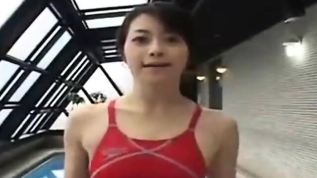 Big booty japanese swim lesson