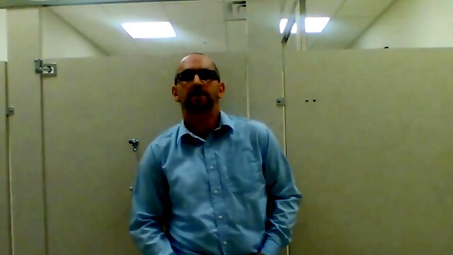 Gay Wichsen Solo Öffentlich