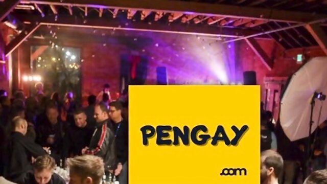 Je suce une grosse queue dans les bois