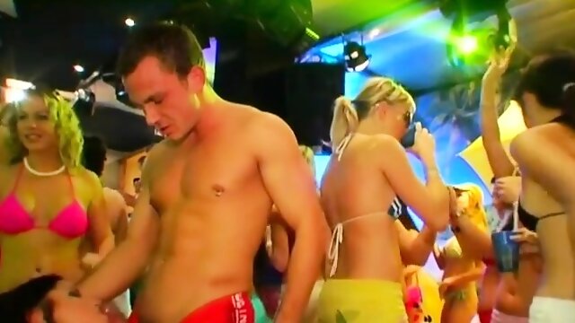 Wet and erotic snatch gratifying