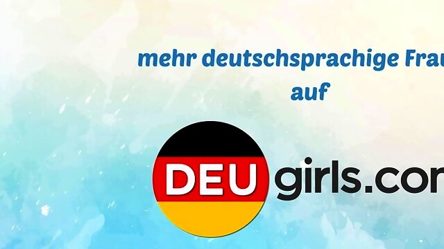 Sie macht es uns beiden und kommt zum Orgasmus