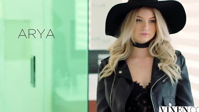 Arya Faes delighted with a thick penis in her mouth