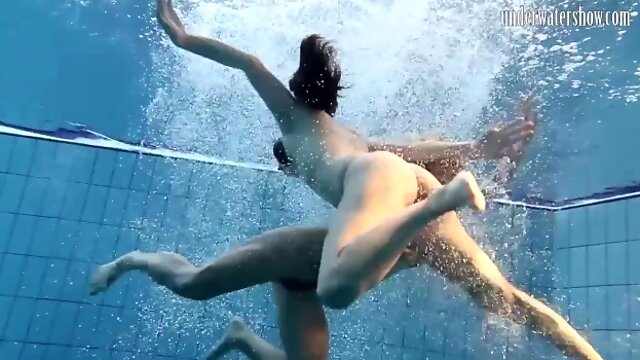 Underwater Show - lesbians video