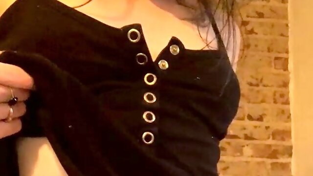 Hot amateur webcam teen masturbates for their fans