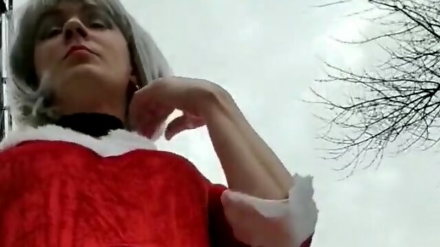 Exhibitionist Crystal Encaged Claus, 1