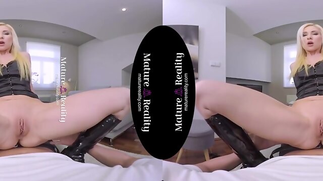 MatureReality VR - Youthful Mommy likes it Raunchy in Spandex