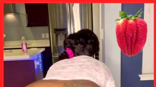 Lovely BBW EBONY showing ass in kitchen on Christmas! - Lovely BBW SSBBW FETISH - Black Girl Twerking ASS