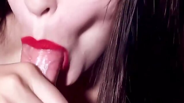 Warm stunner wraps her crimson lips around a stiff sausage and deepthroats it highly deep