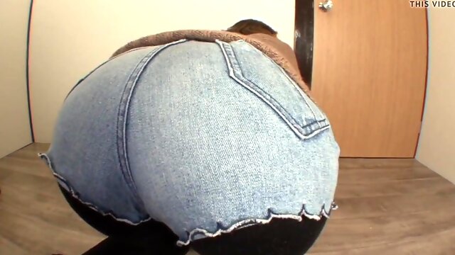 Chinese nymph farting