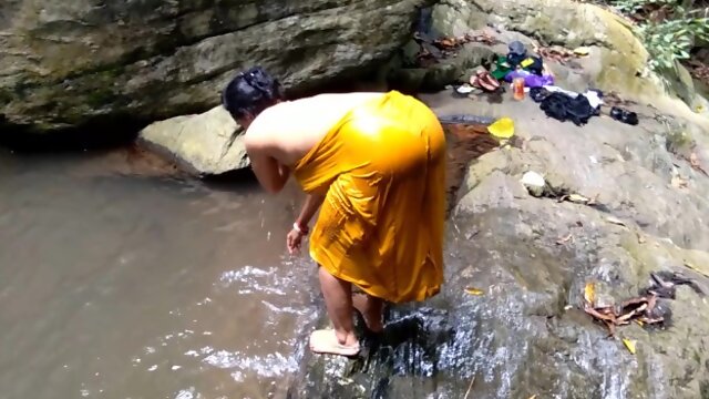 Smashing Indian Mommy near WaterFall Woods Outdoor Hump
