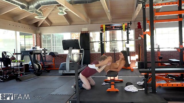 Hard-Core siblings fuckfest in the gym